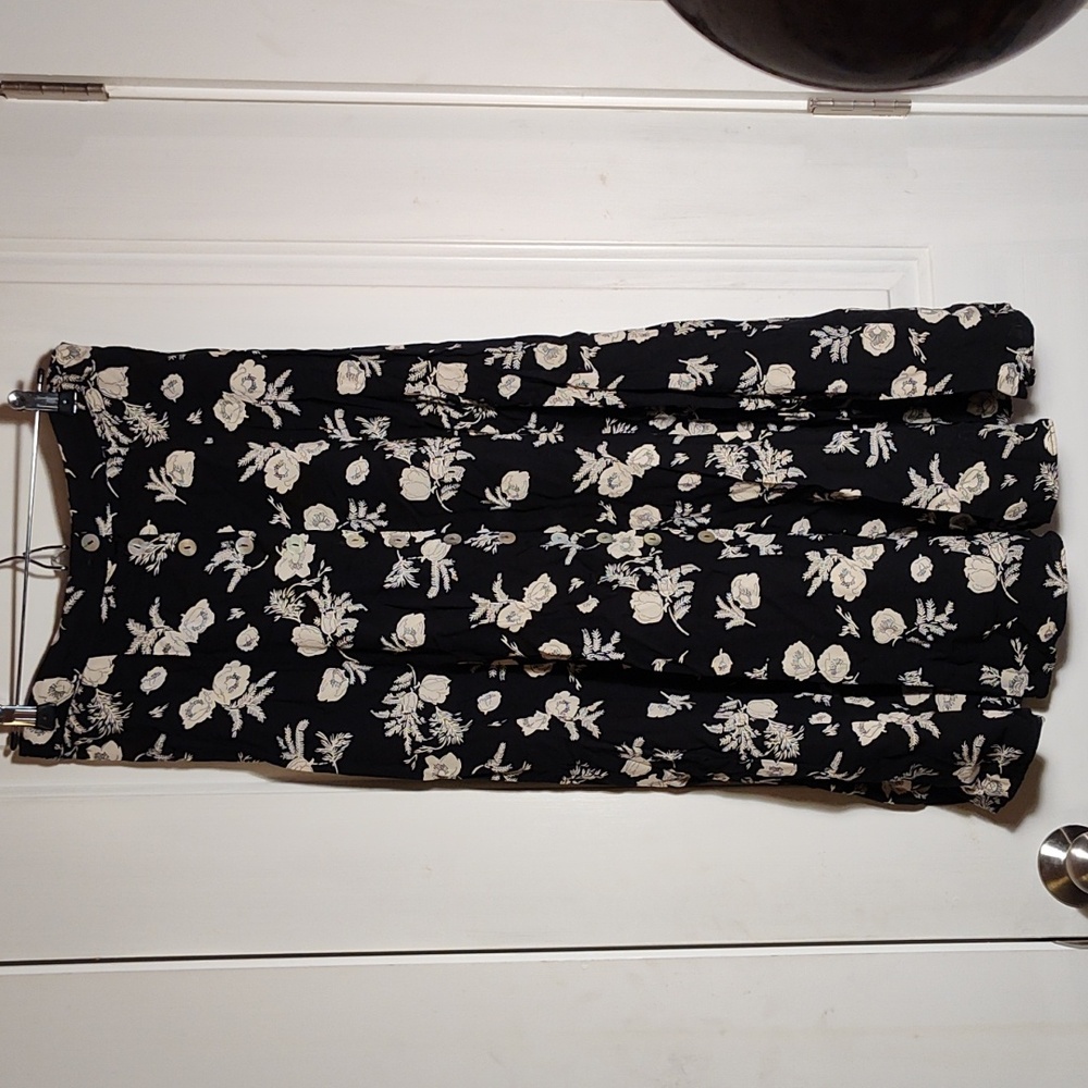 Women's long skirt with buttons